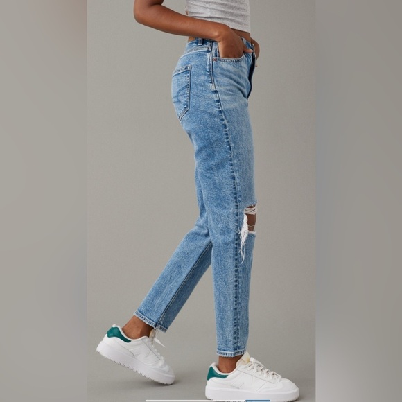 American Eagle Strigid Fit Mom Jean 2 - Picture 2 of 9